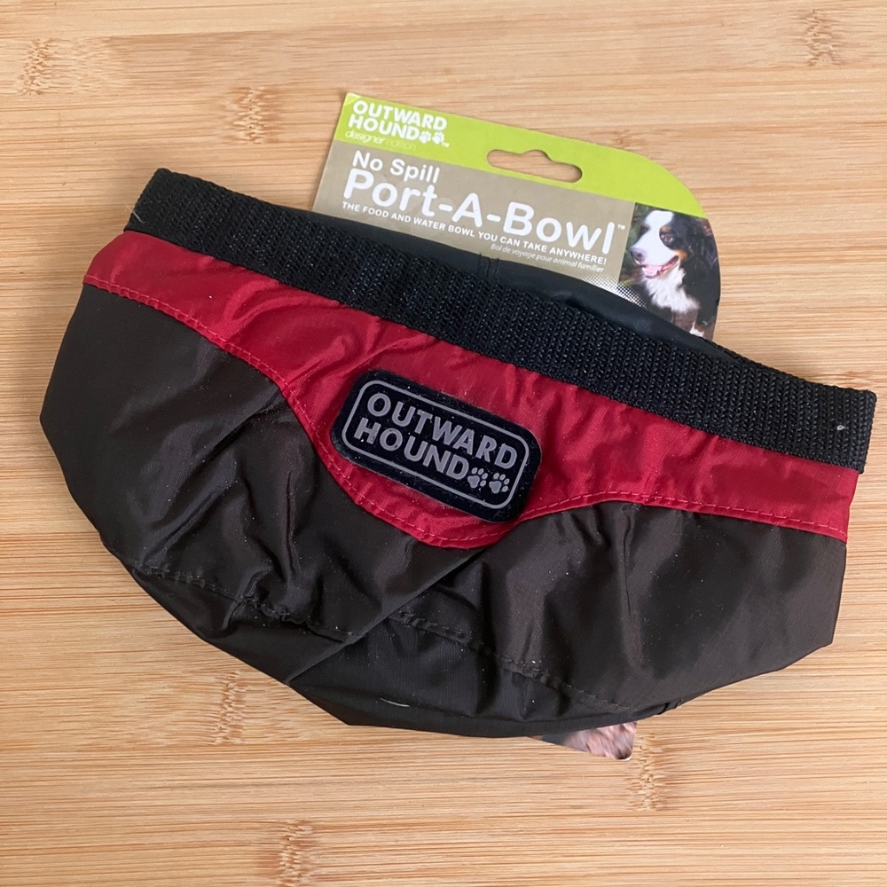 Portable Outward Hound Pet Bowl in Red & Black